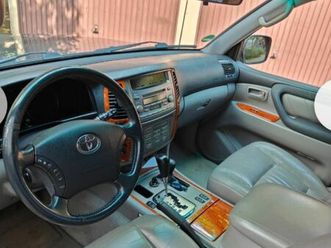 toyota-land-cruiser-uzj100-v8