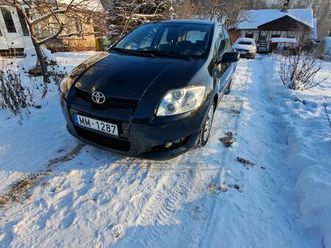toyota auris, cena 2 500 €. pārdodu toyota auris. mašīna labā tehniskā vaidzētu riepas. rūsas. - sludinājumi