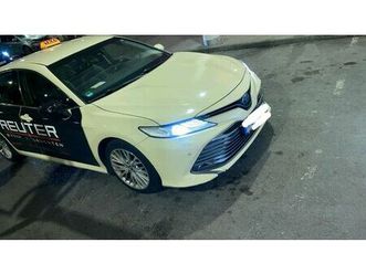 toyota camry hybrid taxi