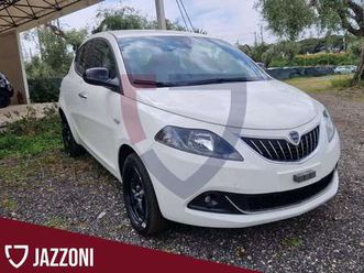 ypsilon 1.2 69 cv 5 porte gpl ecochic gold