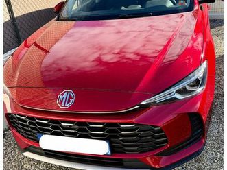 mg zs 1.5 l hybrid+ 197 ch luxury, rouge