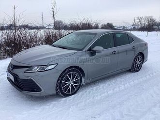 toyota camry 2.5 hybrid prestige cvt mo.-i.1.tul. ! facelift modell!végig vezetett szervízkönyves !