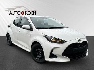 toyota yaris hybrid business edition navi apple carplay