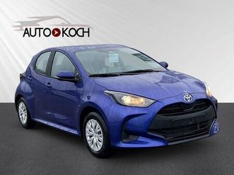 toyota yaris hybrid business edition navi apple carplay