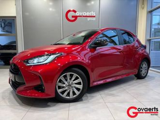 1.5 hybride vvt-i 116pk select + pano roof