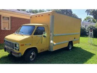 1993 gmc vandura 3500 box truck (good condition)