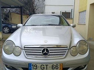 mercedes-benz c 220 sport coupé novembro/04