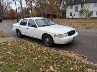 2008 ford crown victoria (p71 police interceptor)