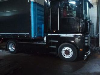 renault - magnun 520 y tauliner