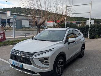 mitsubishi eclipse cross phev – 14 600 km – excellent état