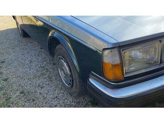 1980 volvo 244 bleu manuel, 4 vitesses conduite à gauche...