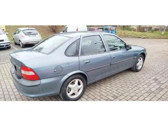 opel verctra 1600 berlina 4 porte