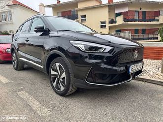 mg zs standard luxury