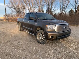 toyota tundra sr5 2011