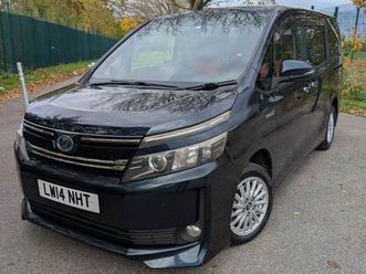 2014 toyota voxy 1.8 hybrid