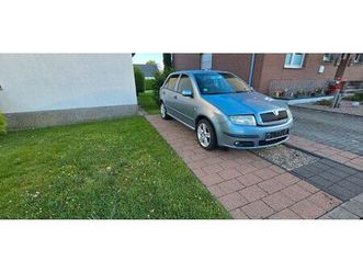 skoda fabia 2.0 benziner in grau