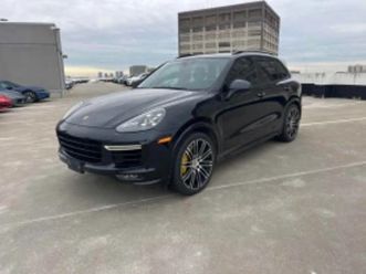 porsche cayenne turbo carfax ≫ 2017 • 28 700 eur • id