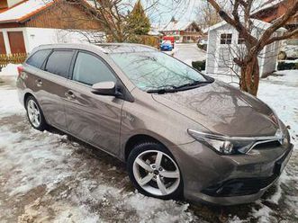 auris 1.8 hybrid automatik touring sport editions+