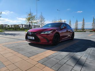 lexus es series an. 2019