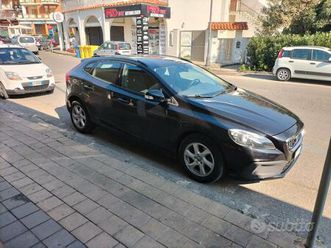 volvo v40 cross country