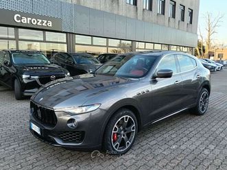 levante 3.0 v6 430cv auto