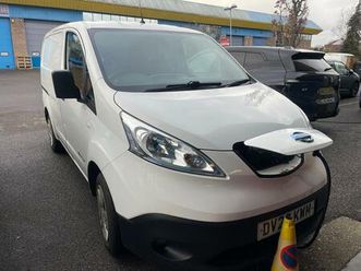 40kwh visia auto swb 5dr