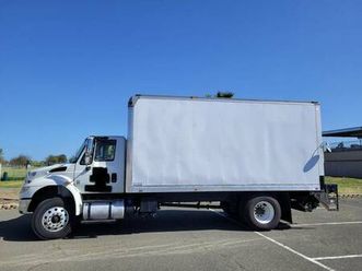 2016 international 4300 4x2 day cab