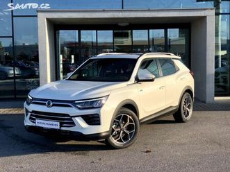ssangyong korando style + suv, manuál, led světl