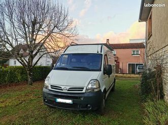 fourgon camion utilitaire nissan interstar