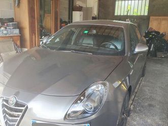 alfa romeo giulietta quadrifoglio verde tbi 235 cv