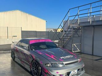 nissan skyline r33