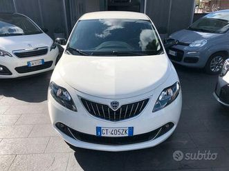 lancia ypsilon 1.0 firefly 5 porte s&s hybrid plat