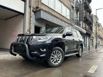 land-cruiser-2-8-d-4d-premium-7-place