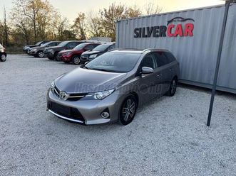 toyota auris touring sports 2.0 d-4d limited navi-kamera-ülfűt-radarok-tempomat-v.horog-alufelni
