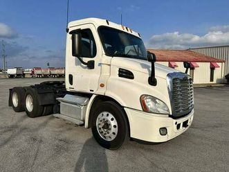 2012 freightliner cascadia day cab