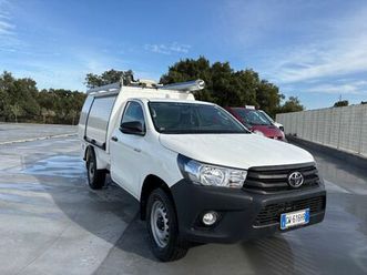 toyota hilux 2.4 d-4d a/t 4wd officina mobile, 2 posti