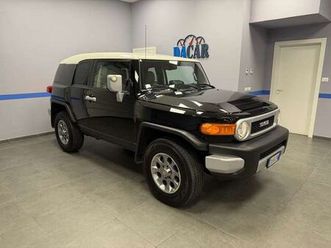 toyota fj cruiser toyota fj cruiser v6 260 cv auto 4wd