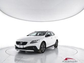 volvo v40 cross country d2 business plus