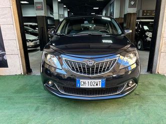 lancia ypsilon 1.0 firefly 5 porte s&s hybrid alberta ferretti