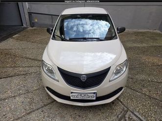 lancia ypsilon 1.2 - garanzia 12 mesi inclusa