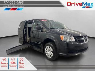 used 2018 dodge grand caravan se