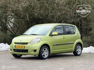 daihatsu sirion 2 - 1.0-12v premium