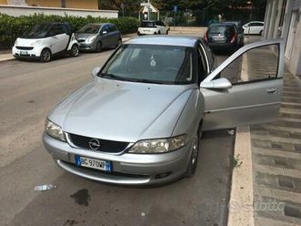 autovettura opel vectra 1600 16 valvole anno 2000