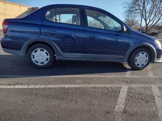 2001 toyota echo - 5 speed manual