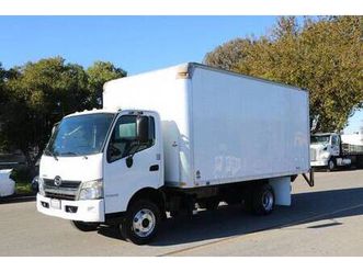 2019 hino 155 16ft box van with liftgate