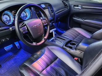 2012 chrysler 300 series s