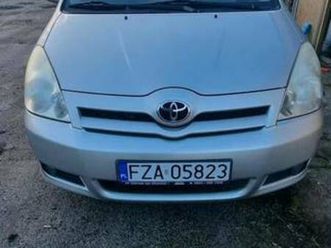 toyota corolla versa jasień - sprzedajemy.pl