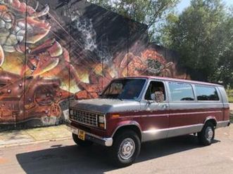 ② ford clubwagon xl e350 (moteur 460) 1989 en parfait état — oldtimers & ancêtres — 2ememain