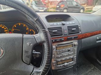 prodajem toyota avensis 2.0