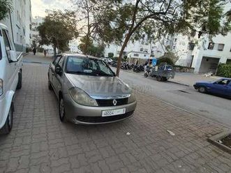 voiture en bon état à vendre.